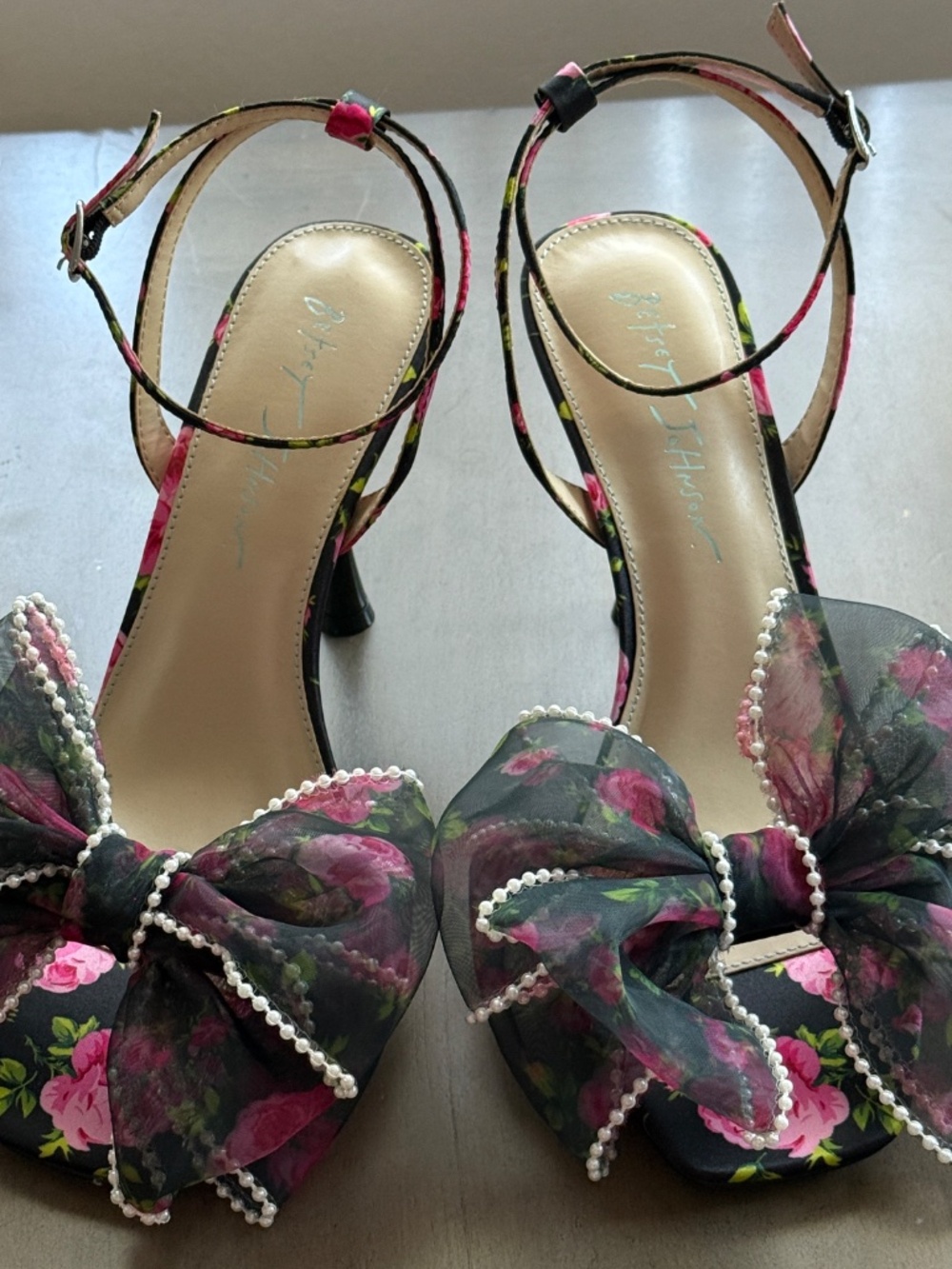 Betsey Johnson Luz floral sandals heels pumps bow pearl womens 9 - Picture 2 of 12
